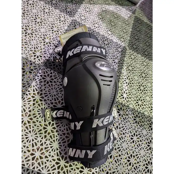Beställ nu Knäskydd Kenny Titanium (One size)