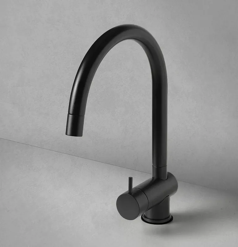 Waterevolution Flow köksblandare matt svart med utdragbar pip T155PR Beställ idag