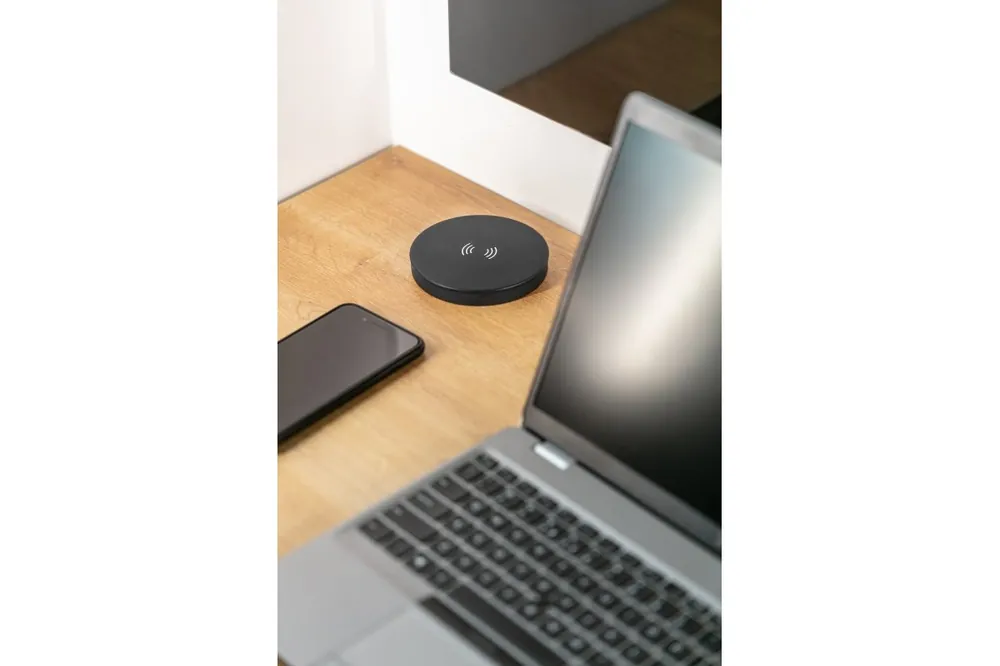 Möbeluttag CAMINO, Ø80 mm, 2xSHUKO, USB A+C, induktiv laddare 10 W, kabel 1,5 m, svart Bästa pris